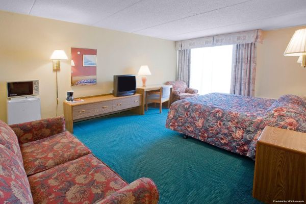 Broadview Inn and Suites (Galesburg)